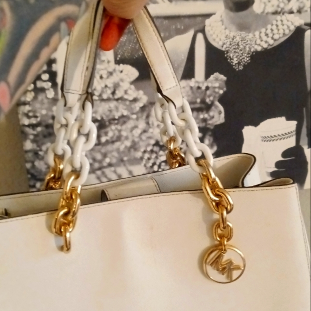 Leather white Michael kors bag 🛍️